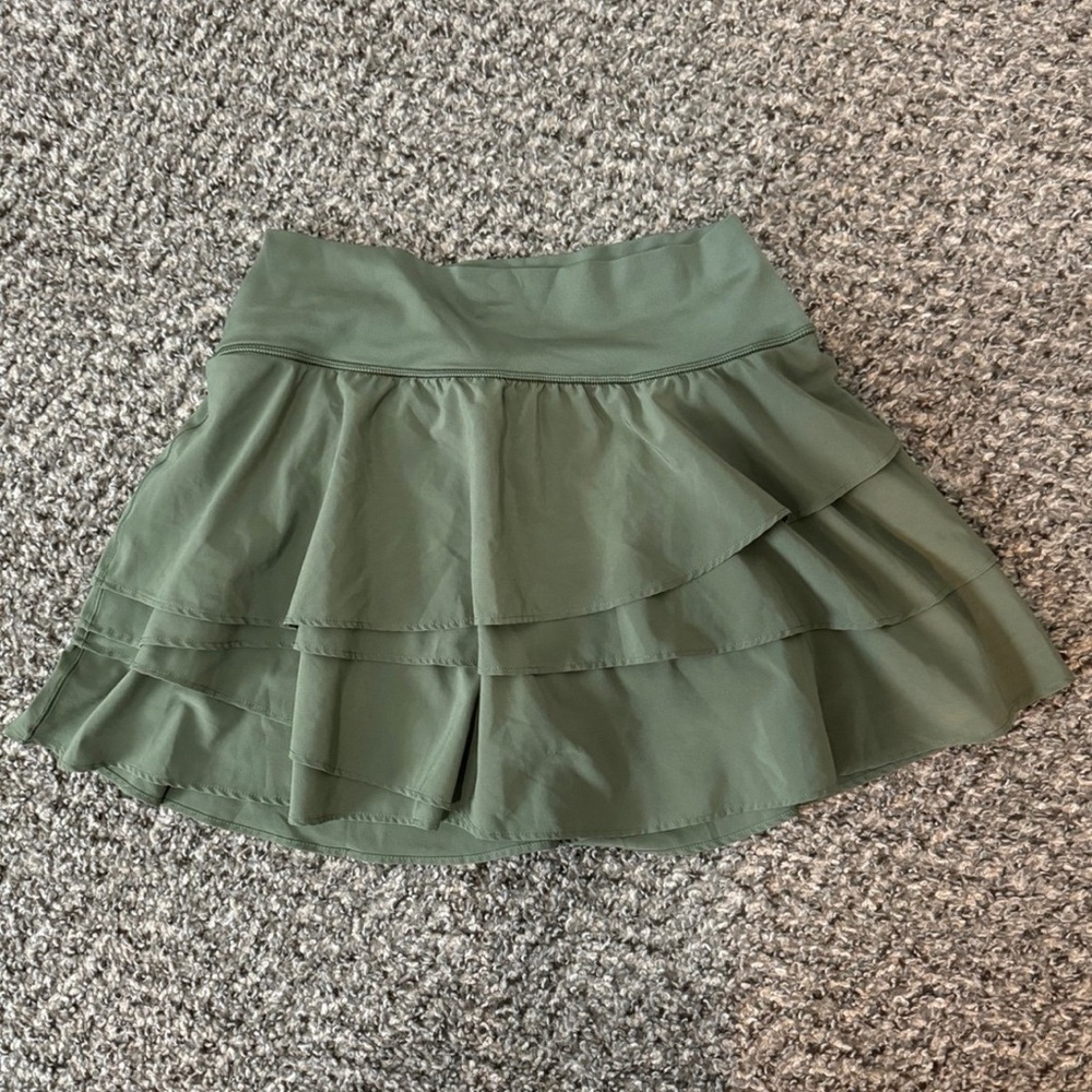 Aerie skort